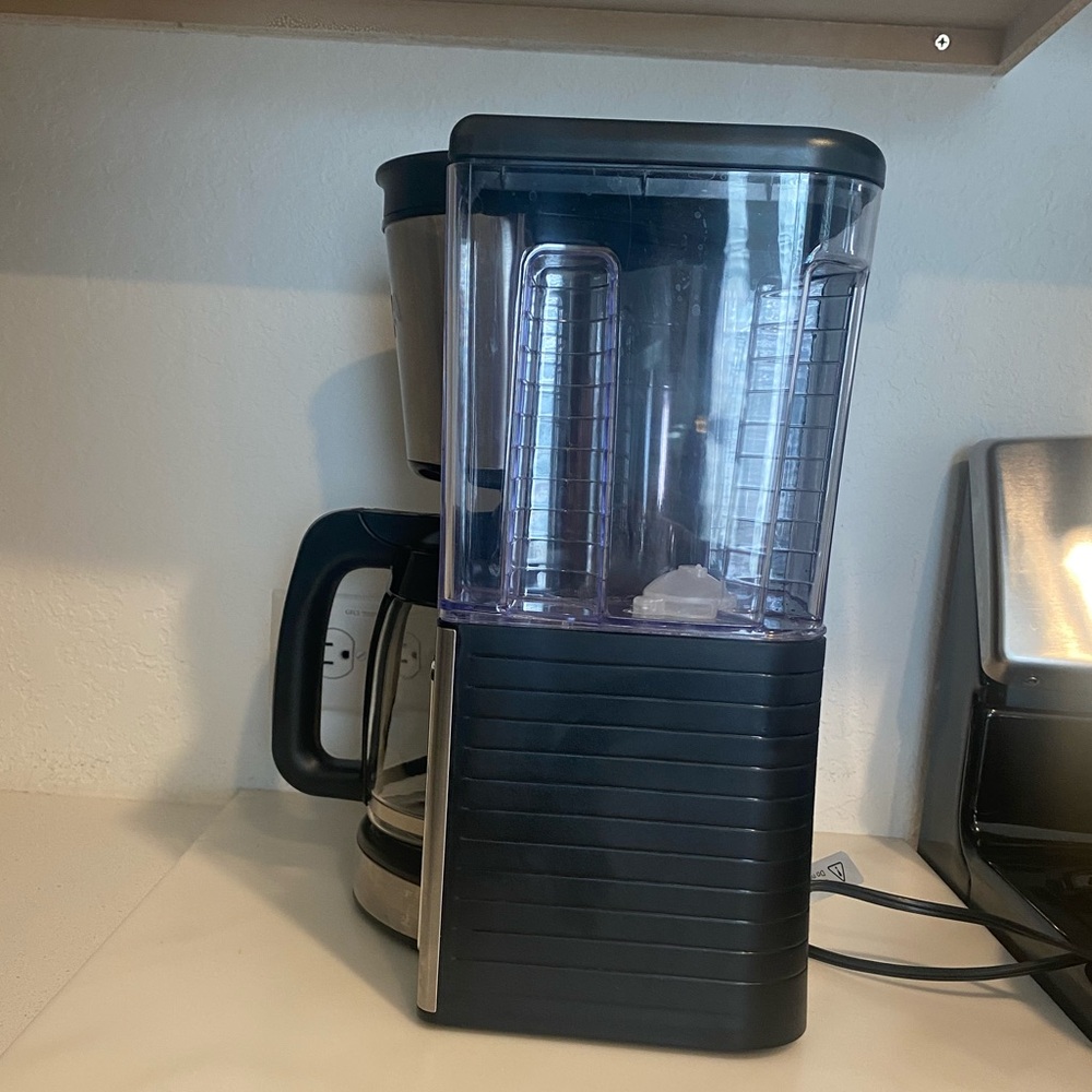 Ninja Stainless Steel Coffee Maker with Black Accents - Picture 5 of 9